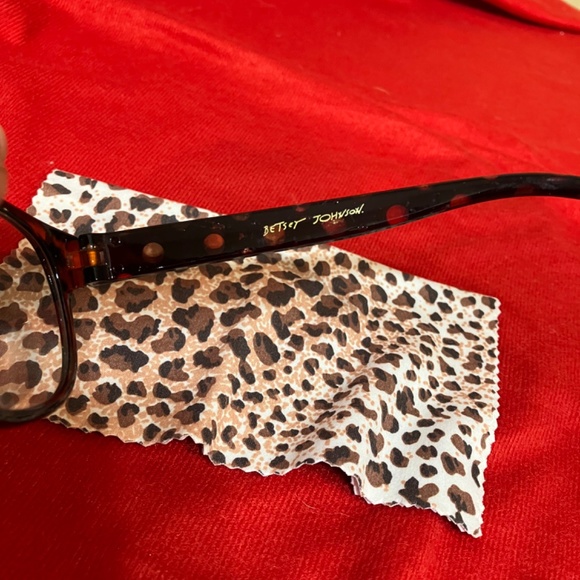 💋BETSEY JOHNSON TORTOISE FRAME READERS, 150 STRENGTH WITH BLACK BETSEY CASE 💋 - Picture 4 of 7